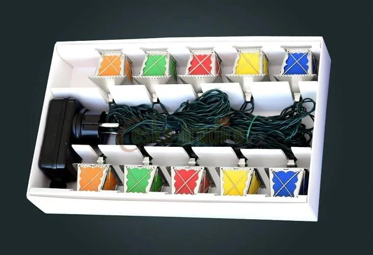 STŘÍBRNÉ LED vánoční LUCERNIČKY BAREVNÉ – světelný řetěz (komplet) s napájecím adaptérem
