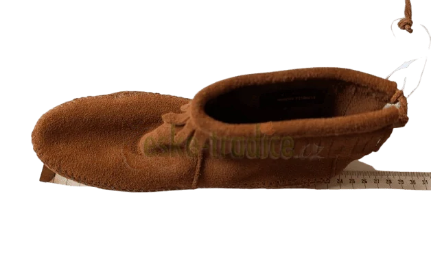 Indiánské mokasíny kotníčkové, hnědé, vel.6/23cm, zn. Minnetonka (použité)