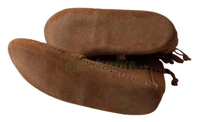 Indiánské mokasíny kotníčkové, hnědé, vel.6/23cm, zn. Minnetonka (použité)