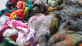 Ovčí rouno MIX BAREV česané 20g, II. JAKOST, DOPRODEJ!