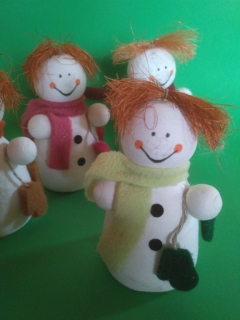 Sněhulák s vlasy, 9,5 cm, II. JAKOST